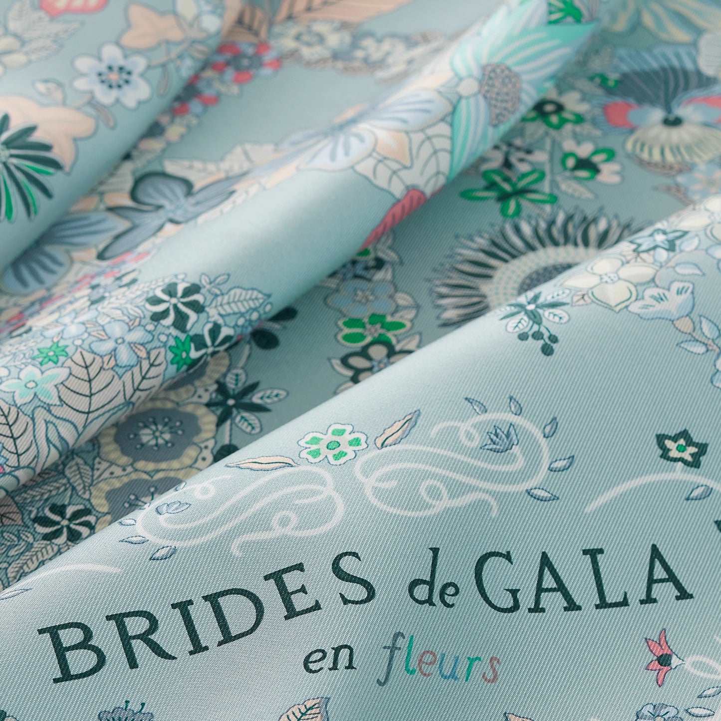 HERMES Brides de Gala en Fleurs Scarf 90 Blanc / Bleu Glacier / Vert - LuxryEdition