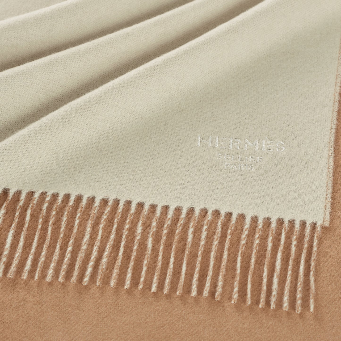 HERMES Double Face 100% Cashmere Stole Blanc / Camel - LuxryEdition