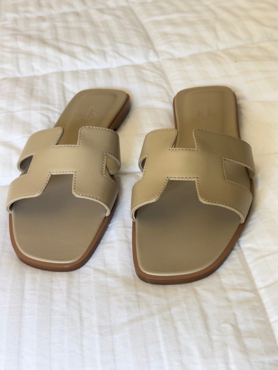 Hermes Oran Sandals Size 39.5 Beige Lin - LuxryEdition