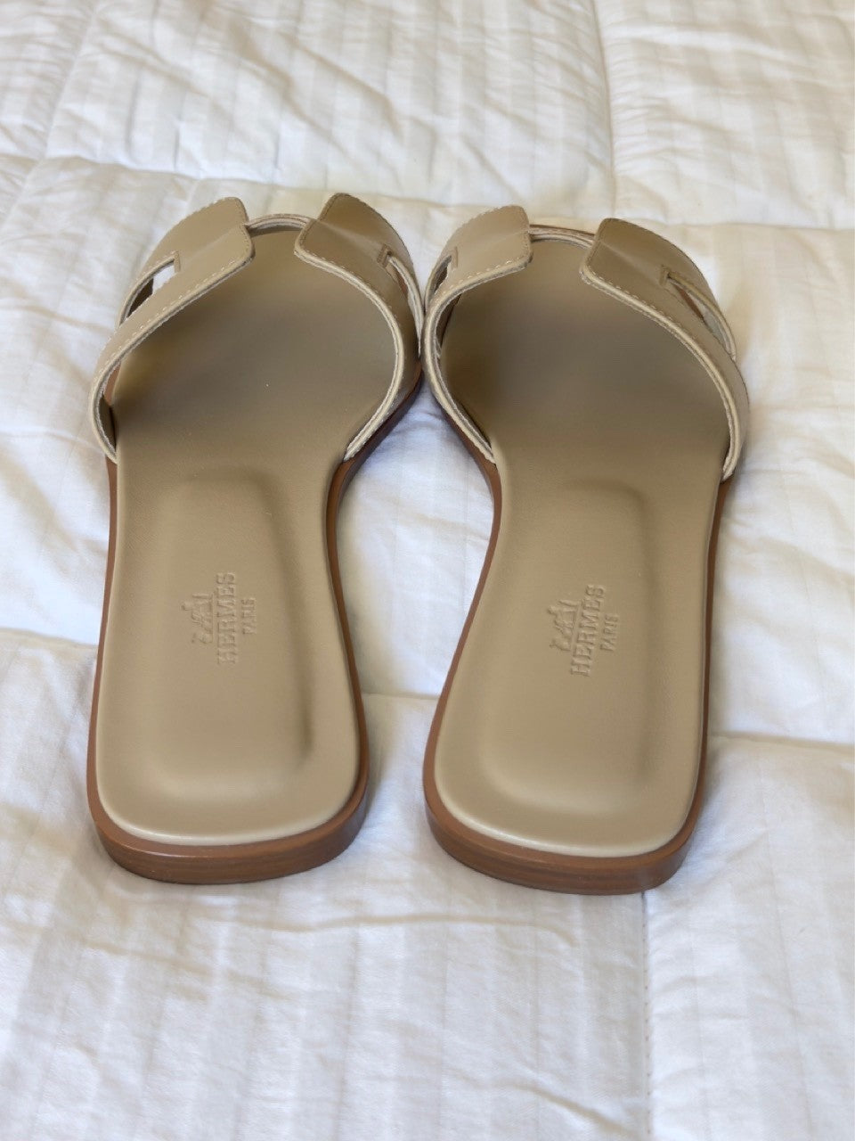 Hermes Oran Sandals Size 39.5 Beige Lin - LuxryEdition