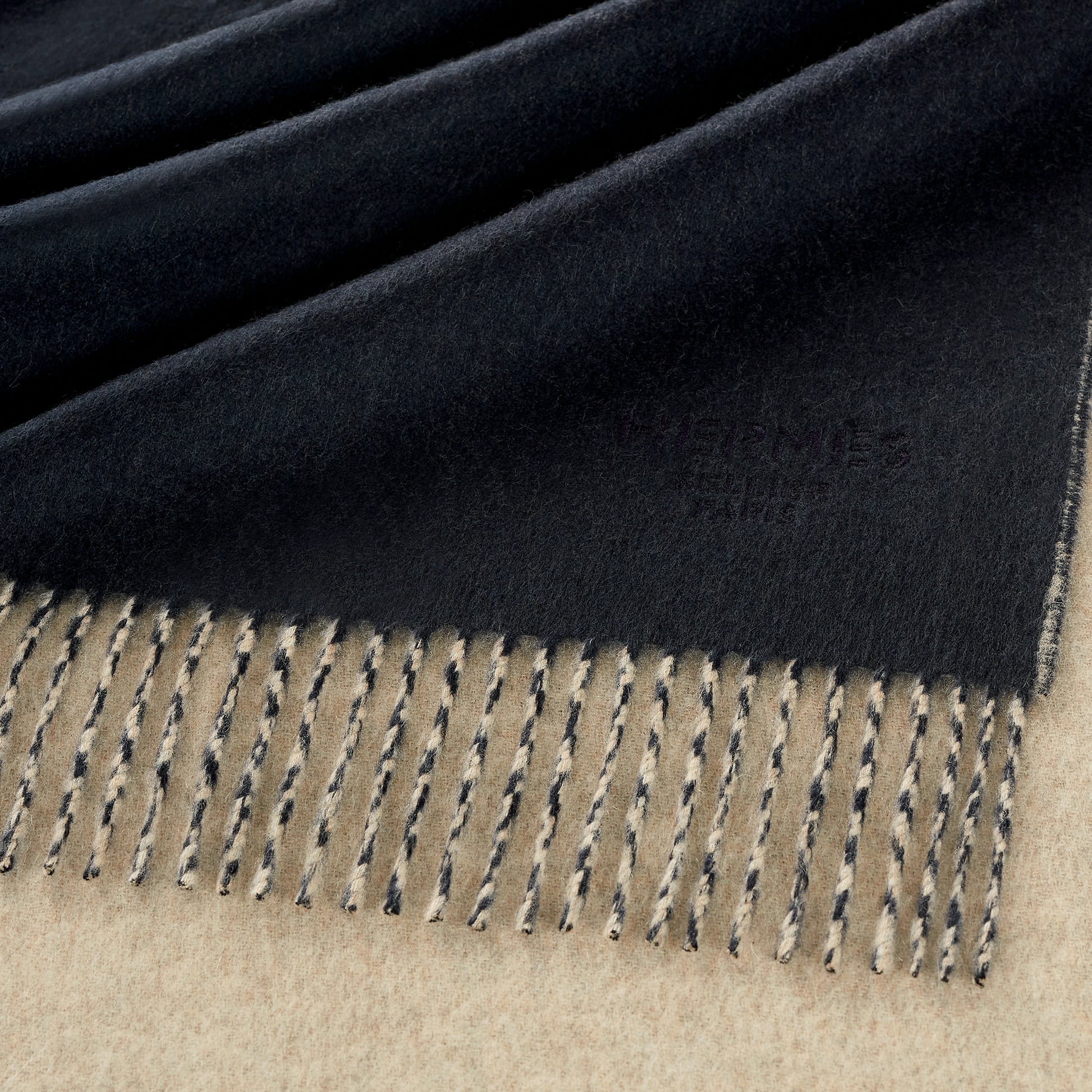 HERMES Double Face 100% Cashmere Stole Marine / Beige Chiné - LuxryEdition